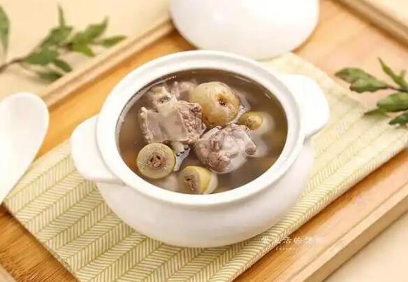 圣女果和普通番茄哪个营养高-圣女果营养高些还是西红柿网 | 圣女果的功效与作用和西红柿一样吗,圣女果和普通番茄哪个营养高